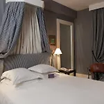 Le Belgrand Champs Elysees, Tapestry By Hilton