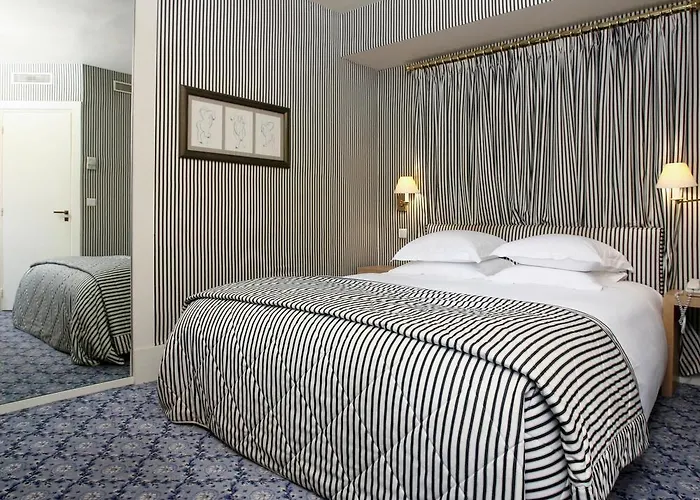 Hotel Le Belgrand Champs Elysees, Tapestry By Hilton