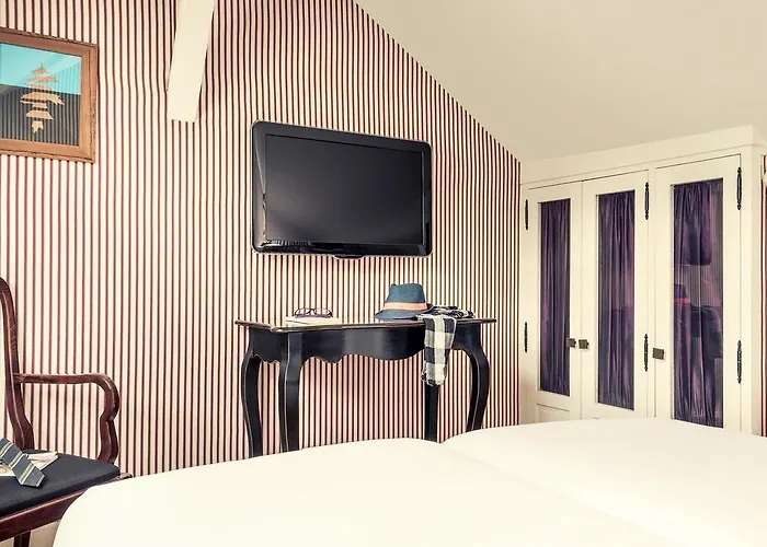 Hotel Le Belgrand Champs Elysees, Tapestry By Hilton Parijs