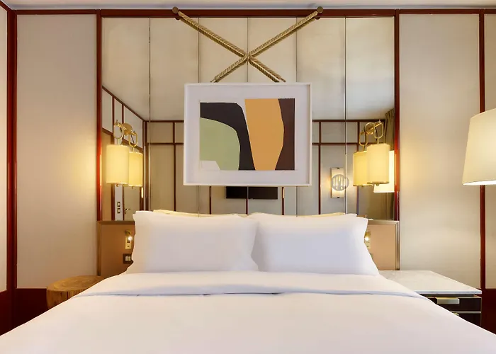 Le Belgrand Champs Elysees, Tapestry By Hilton Parijs