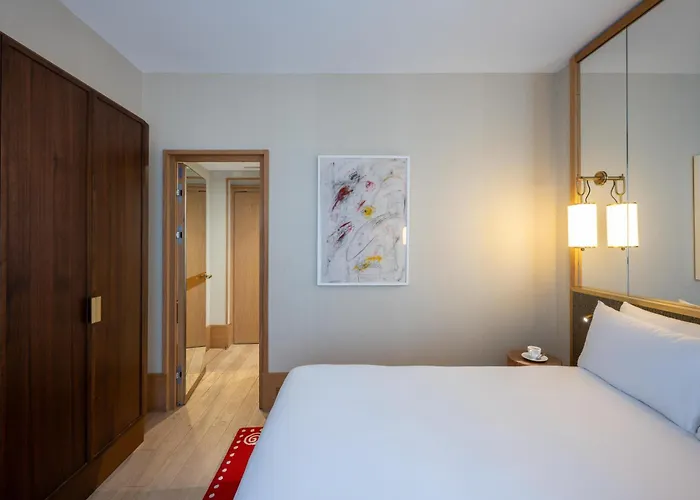 Le Belgrand Champs Elysees, Tapestry By Hilton Hotel