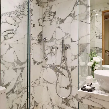 Hotel Le Belgrand Champs Elysees, Tapestry By Hilton