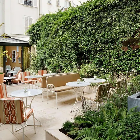 Le Belgrand Champs Elysees, Tapestry By Hilton