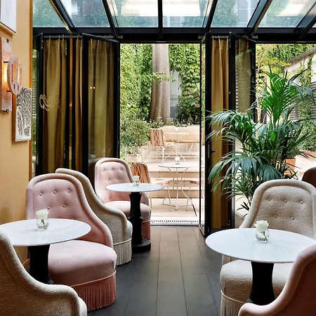 Отель Le Belgrand Champs Elysees, Tapestry By Hilton Париж