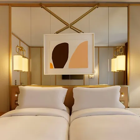 Le Belgrand Champs Elysees, Tapestry By Hilton