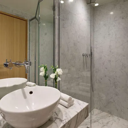 Le Belgrand Champs Elysees, Tapestry By Hilton