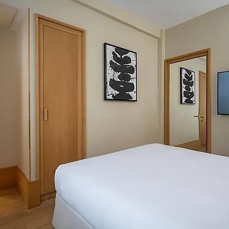 Hotel Le Belgrand Champs Elysees, Tapestry By Hilton 4*