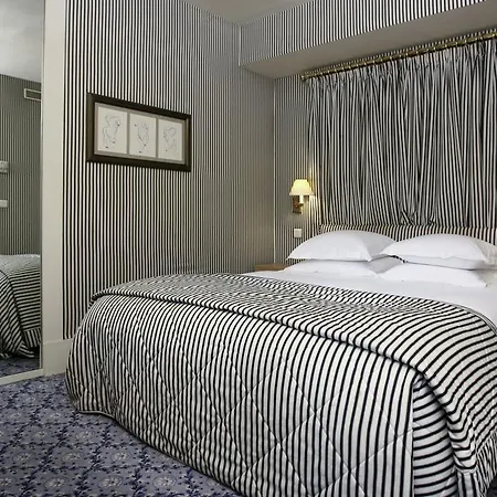Le Belgrand Champs Elysees, Tapestry By Hilton Parigi