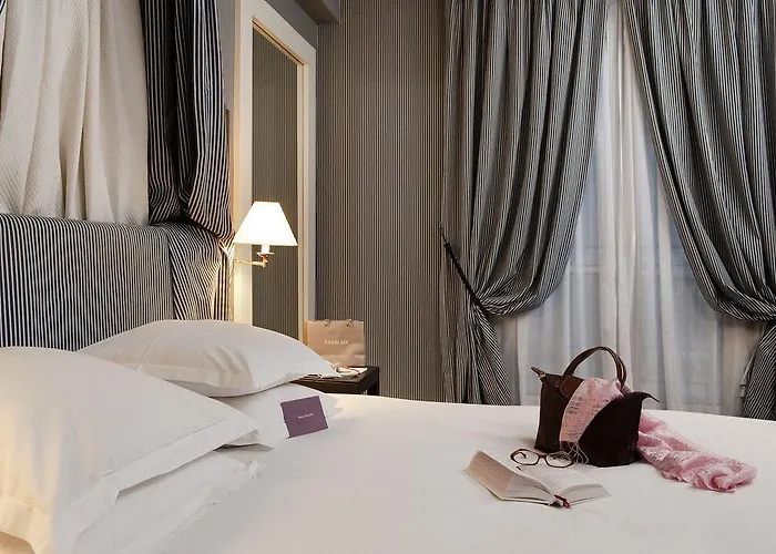 Le Belgrand Champs Elysees, Tapestry By Hilton Hotel Paris