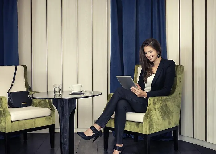 Le Belgrand Champs Elysees, Tapestry By Hilton Hotel