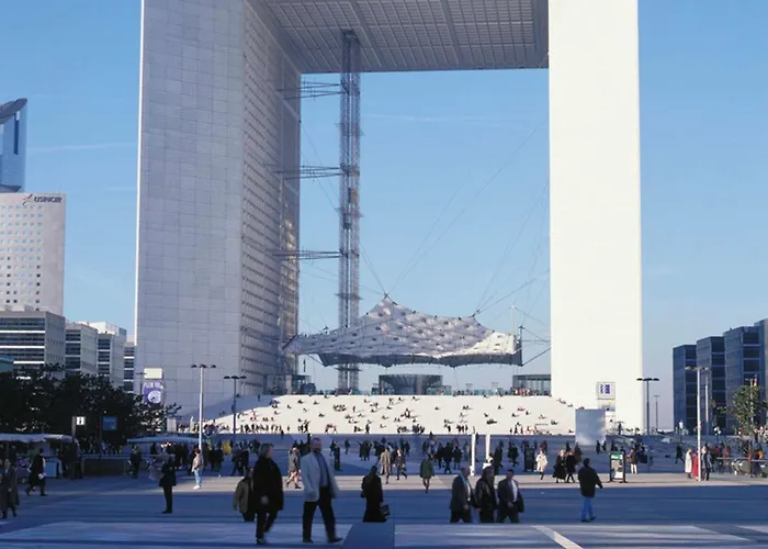 Le Belgrand Champs Elysees, Tapestry By Hilton Paris