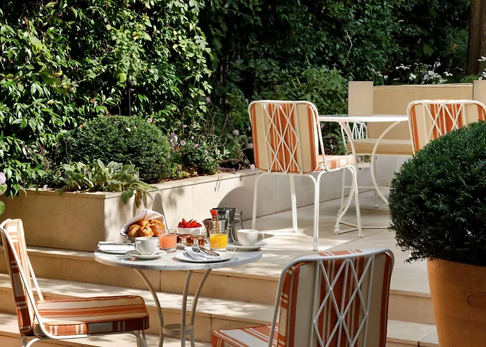 Le Belgrand Champs Elysees, Tapestry By Hilton 4* Paryż