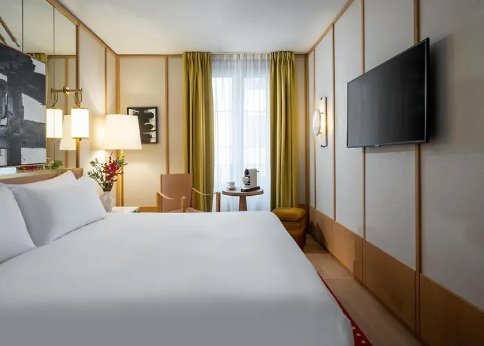 Hotel Le Belgrand Champs Elysees, Tapestry By Hilton Paryż
