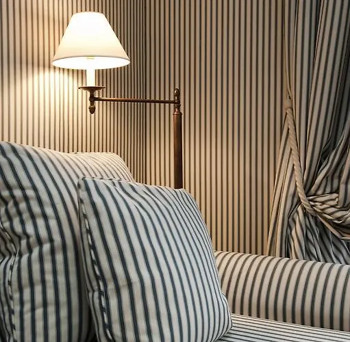 Hotel Le Belgrand Champs Elysees, Tapestry By Hilton Paryż