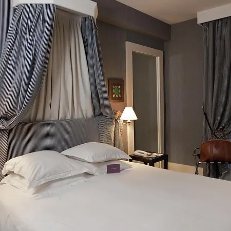 Le Belgrand Champs Elysees, Tapestry By Hilton